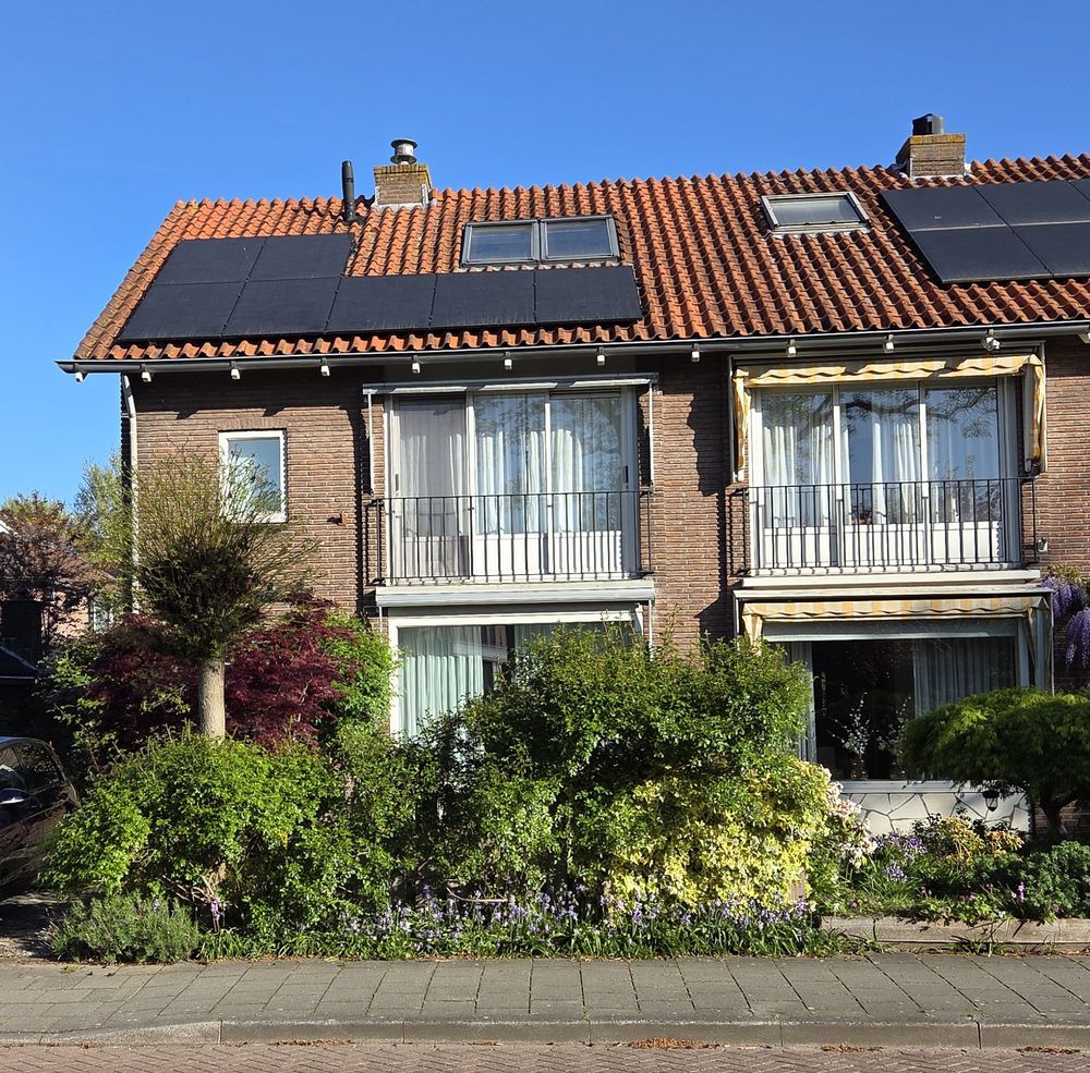 Woning met zonnepanelen op het dak - zonnepanelen tellen direct mee in het energielabel